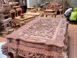 Mặt bàn bộ bàn ghế Rồng Khuỳnh Nghê Đỉnh (a Vinh Lào Cai)