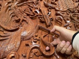Chi tiết gỗ đục nổi 3D uốn lượn tự nhiên