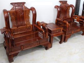 Tay tựa thiết kế mới lạ, lưng ghế cong