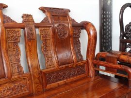 Nét đục chạm độc đáo, phối họa tiết tinh xảo phần chương ghế