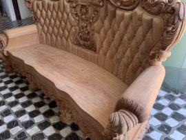 Tay cột liền khối không ghép, vân gỗ đẹp