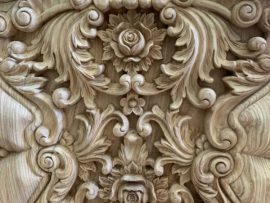 Đỉnh ghế được trạm trổ họa tiết hoa lá tây tinh xảo, liền 1 khối