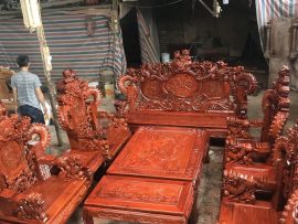 Mặt bàn và đôn đục tranh phong thủy, nét đục sâu 1cm trên mặt gỗ