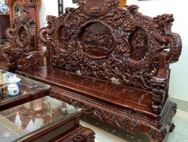 Đoàn dài trở thành điểm nhấn với vách chương điêu khắc hình linh vật