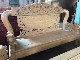 Chương đoản đục tranh phong thủy tinh xảo; đỉnh ghế khắc hình phượng uốn lượn tự nhiên