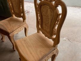 Mặt ghế tràn liền 1 tấm, ván dày 3cm, xương tay ghế dày 4cm