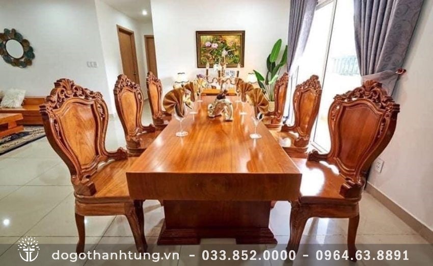 Đẹp sang ở mọi không gian, mọi góc nhìn chính là điểm cộng của mẫu bàn ghế tân cổ điển gỗ gõ đỏ, mặt tràn nguyên tấm