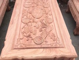 Mặt bàn đục tranh Tứ Linh sinh động, khuôn tranh dày dặn 4cm