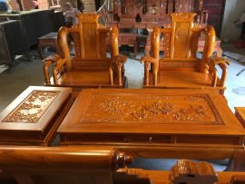 02 ghế đơn kích thước 109x73x114cm đục khắc họa tiết đồng bộ với đoản dài