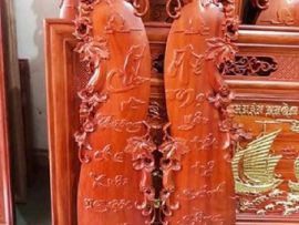 Chữ Cha gợi nhớ dáng hình bóng cha xuôi ngược trên đò, chữ Mẹ mô phỏng hình ảnh mẹ còng lưng tất tả gánh gồng.