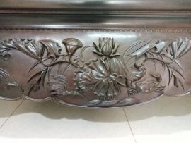 Bức tranh vịt tắm ao sen với những người bạn cá, cua, ốc được gọt tỉa tự nhiên, tinh xảo, rất có hồn