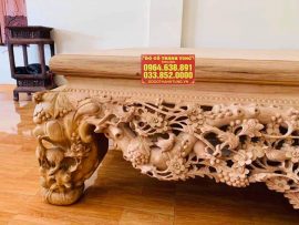 Quý khách hàng được tùy ý lựa chọn màu sắc chiếc sập và thoải mái kiểm tra chất lượng gỗ