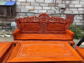 Mặt bàn gỗ hương đá vân veo lựa tuyển, khung tranh dày dăn, mặt bàn đục họa tiết đơn giản hoa lá tây kiểu Pháp