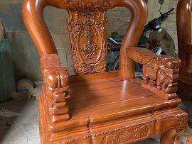 Ghế đơn minh quốc thiết kế vững chãi, tựa lưng họa tranh voi cưỡi tiền tinh xảo