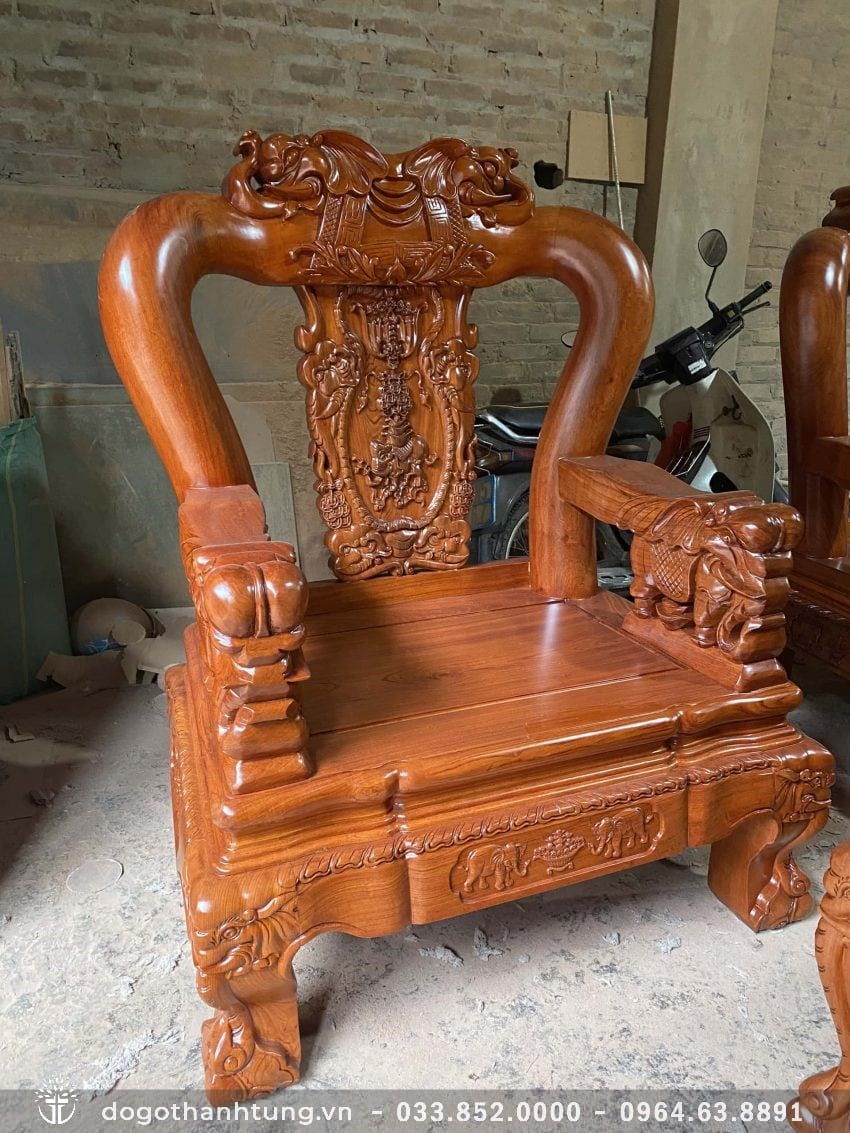 Ghế đơn minh quốc thiết kế vững chãi, tựa lưng họa tranh voi cưỡi tiền tinh xảo