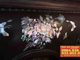 Khảm ốc hoa hồng đẹp lung linh trên nền gỗ gụ già