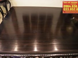 Mặt sập gỗ gụ 2 lá dày 2,5cm mịn màng, không hề cong vênh hay nứt nẻ.