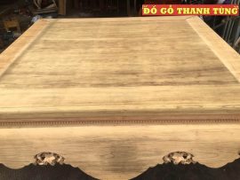 Sập trơn được đóng rất đơn giản với hai tấm gỗ ghép lại với nhau tạo thành mặt - bản mộc để quý khách dễ dàng kiểm tra gỗ