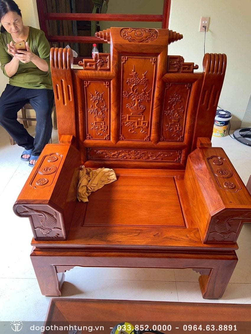 Ghế đơn bộ Âu Á cuốn thư, chương đục tay thủ công sắc xảo, tay vịn đục tiền vàng và cá chép