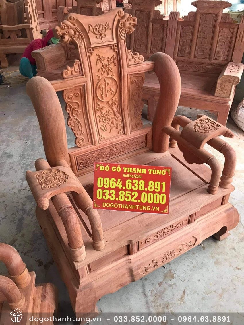 Vách tựa ghế đơn khắc chữ Phú - Quý, tay cột 14, tay tựa vắt vải độc đáo