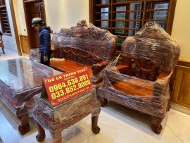 Đỉnh ghế đục Nghê chầu, vách đục Tam Sư, tay Nghê liền cả con. Chất liệu gỗ hương Lào vân đẹp.