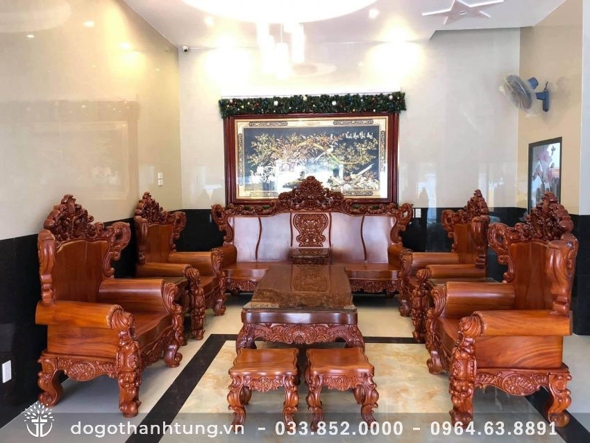 Siêu phẩm Bàn ghế Hoàng Gia Tân Cổ Điển gỗ gõ đỏ 10 món đã biến không gian phòng khách trở nên sang trọng, xa hoa, nhìn thôi là biết độ chịu chơi của gia chủ