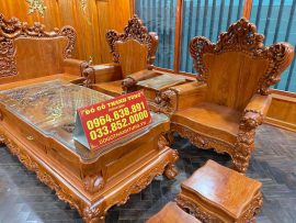 Mặt bàn rộng 90x197cm, ván tràn dày 10 phân, mặt bàn đục nổi hoa lá tây uốn lượn