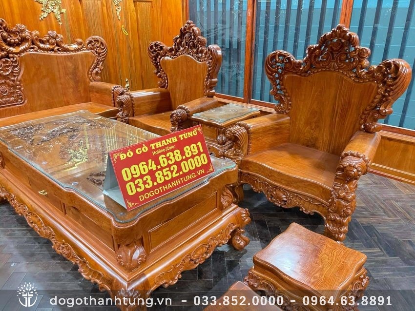 Mặt bàn rộng 90x197cm, ván tràn dày 10 phân, mặt bàn đục nổi hoa lá tây uốn lượn