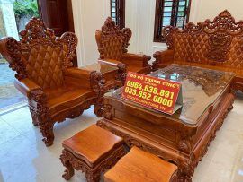 Mặt ván tràn nguyên khối dày 10 phân, vai ghế uốn cong tạo độ ôm, tay vịn trần cuộn tròn ra phía ngoài mang lại sự mềm mại và uyển chuyển cho dáng ghế.