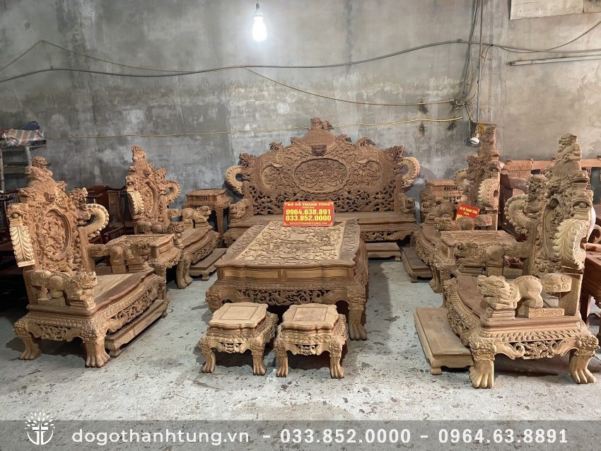 Bộ Rồng bảo đỉnh siêu VIP dài 2m8 gỗ Gõ Đỏ đục 2 mặt đang được giới sành đồ gỗ và các đại gia săn lùng.