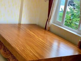 Chiếu ngựa được ghép từ 2 tấm gỗ đặc 100% gỗ tự nhiên cao cấp, lựa vân đẹp, PU bóng mịn đều màu