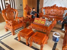 Bộ gồm 12 món đục tay tinh xảo bởi nghệ nhân lâu năm. TỪng đường nét đục đẽo khéo léo toát được hồn của sản phẩm