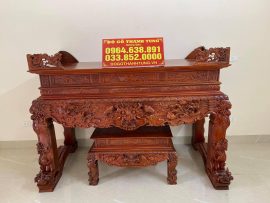 Sập thờ Tứ Linh gỗ gụ nguyên khối, đục đẽo tinh xảo và có hồn từng chi tiết nhỏ. Bộ gồm 2 món 1 sâp và 1 đôn thấp.