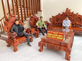 Không gian phòng khách trở nên sang trọng và đẳng cấp hơn với siêu phẩm Rồng khuỳnh Nghê đỉnh gỗ hương cao cấp