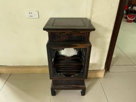 Đôn góc cao 70cm dùng để trưng bày lục bình, lọ hoa, vật phẩm phong thủy,... đều hợp lý