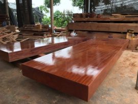 Sở hữu một bộ chiếu ngựa nguyên khối gỗ đinh hương giống như đang tích trữ của cải. Bởi giá trị sẽ tăng dần theo thời gian.