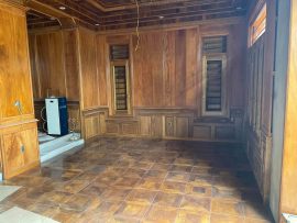 Gian phòng khách khi chưa kê bộ bàn ghế Rồng đỉnh vào