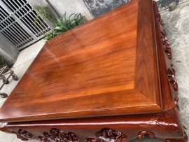 Mặt sập ghép từ 2 tấm gỗ gụ nguyên khối vân xoắn đẹp