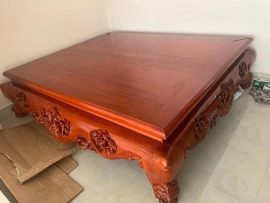 Bộ sập được kê vừa vặn trong nhà bác Hưng. Quá trình vận chuyển được thực hiện cẩn thận không một vết xước.
