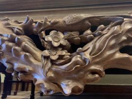 Họa tiết Hoa đào - biểu tượng của sự sinh sôi nảy nở, của sự khởi đầu mới