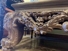 Chân Lân quỳ 24cm vừa bề thế vừa vững chãi.