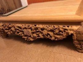 Bộ sập gỗ được đục chạm thủ công, chăm chút từng đường nét bởi nghệ nhân lâu năm. Hàng cao cấp gỗ nguyên khối không chắp ghép.