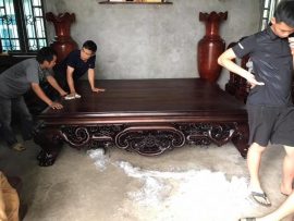 Bộ sập được đục chạm thủ công tinh xảo họa tiết Dơi Ngậm Tiền. Phù hợp là nơi nằm nghỉ trưa, tiếp khách hoặc trưng bày trong phòng thờ.