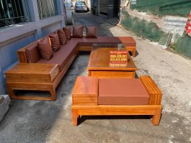 Sofa gỗ kết hợp với lớp đệm ghế đang là lựa chọn ưu tiên của nhiều khách hàng chung cư và nhà ống diện tích vừa và nhỏ