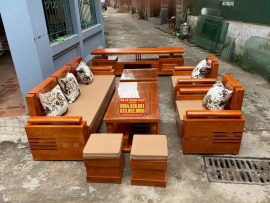 Việc sử dụng tinh tế những phần đệm ghế êm ái sẽ góp phần tạo điểm chấm phá riêng nổi bật của Bộ Sofa gỗ nguyên khối 100% giữa căn phòng.