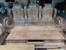 Chương ghế đục mũ quan thời Tần tinh xảo, chia thành 3 ô cách đều