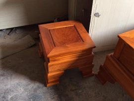 Đôn ngồi kích thước 40cm x 40cm bộ sofa Tời Pháo gỗ kate