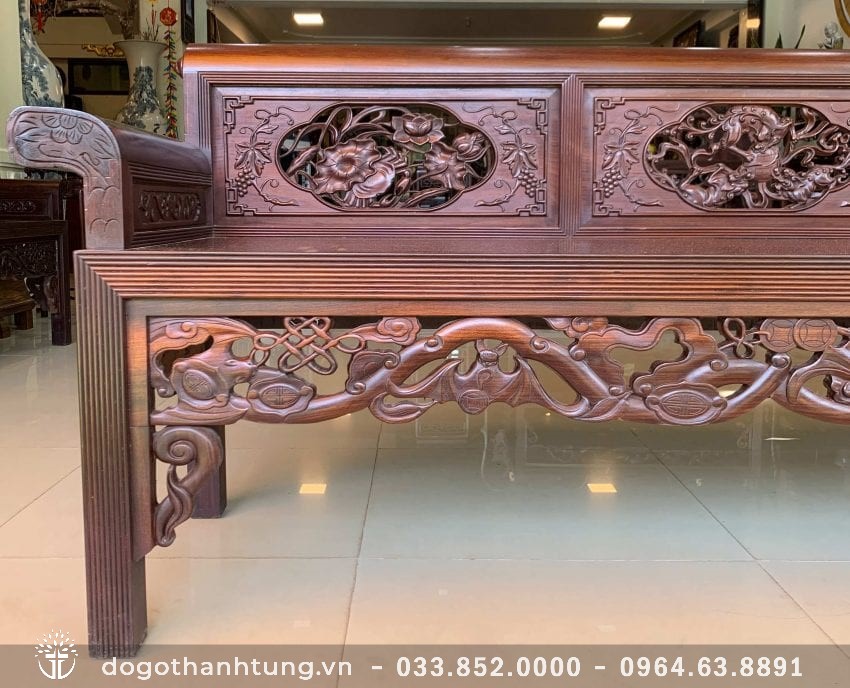 Yếm ghế chạm Ngũ Phúc - biểu tượng của tiền tài, quan lộc