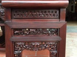 Góc nghiêng của ghế dài được trang trí rất hài hòa và mộng gỗ mịn chắc chắn