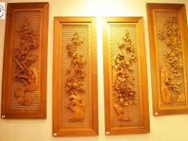 Tranh phong thủy Tùng Cúc Trúc Mai gỗ hương đục kênh bong trên nền tổ ong độc đáo